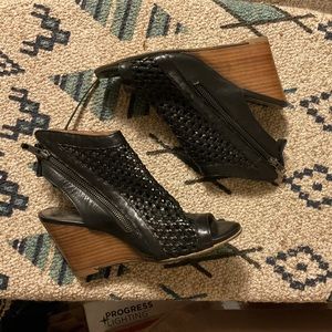 Diba true double zip cage wedge 8.5